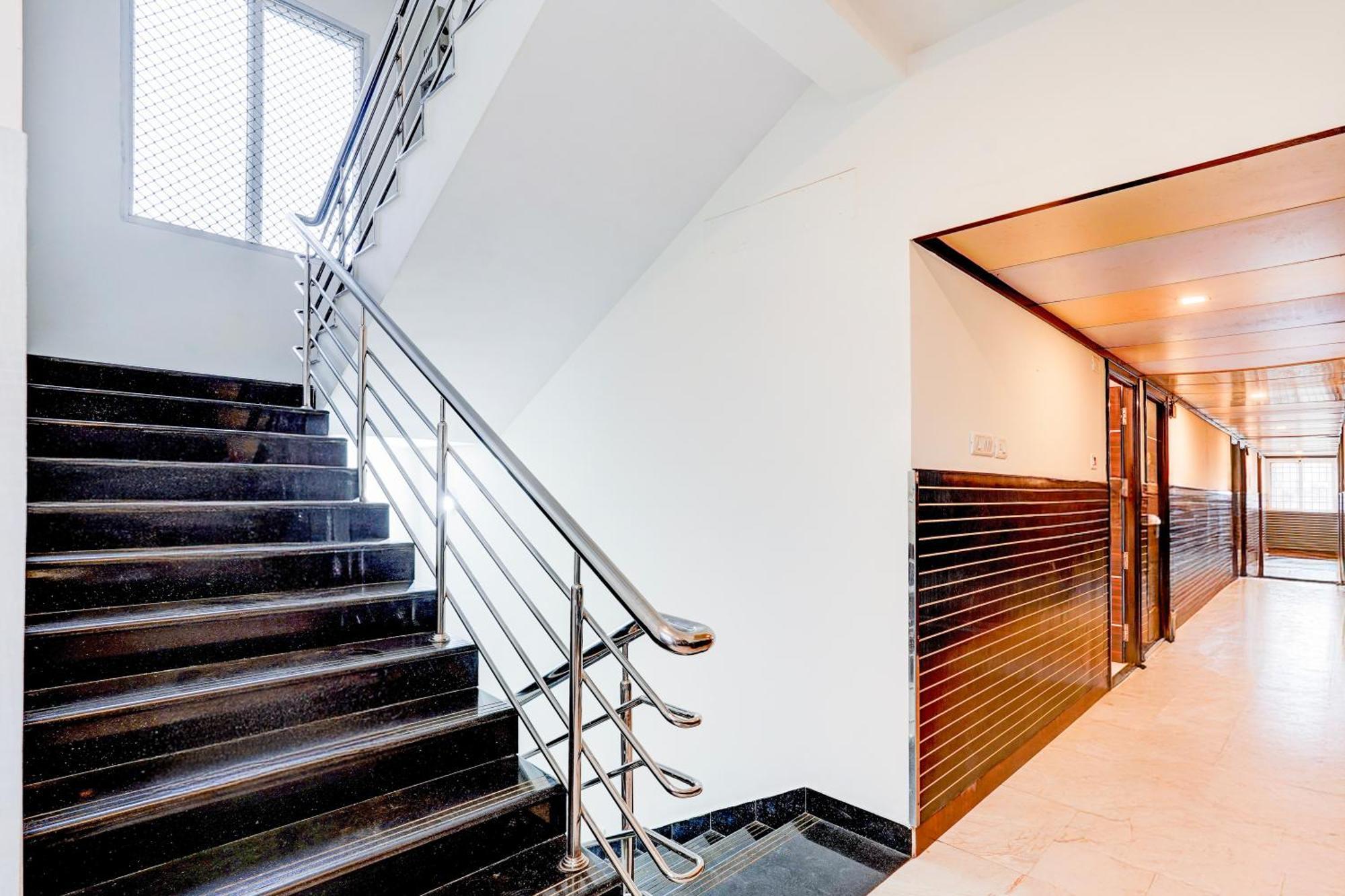 Super Townhouse Chennai Near Airport Formerly Sai Bala Budget Exterior foto